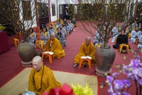 Thiêng liêng thời khắc đầu tiên của năm mới Giáp Thìn tại chùa Bằng