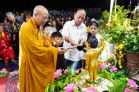 Hà Nội: Ấm áp lễ Phật Đản tại tư gia của Phật tử Đạo tràng Pháp Hoa chùa Bằng